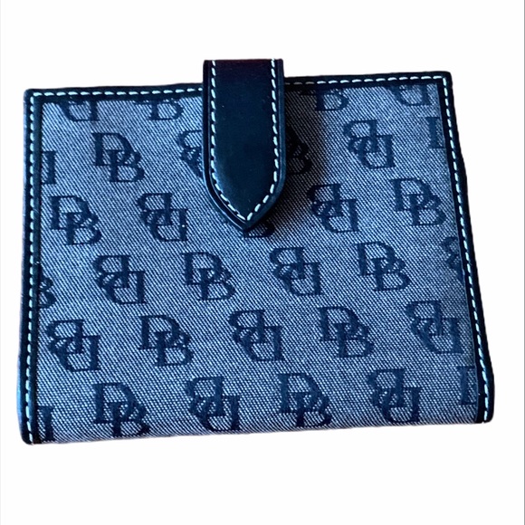 Sold‼️Dooney and Bourke Wallet - Picture 2 of 9
